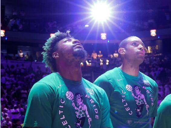 撕破热火联防！绿军家有一宝：35岁霍福德攻防建功