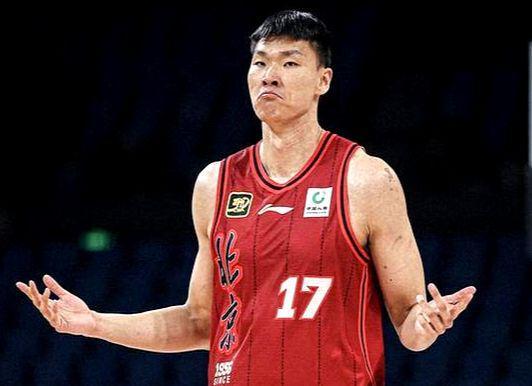b体育直播-连续6场被弃用，不打球也能拿600万！球迷：你小子真滋润啊